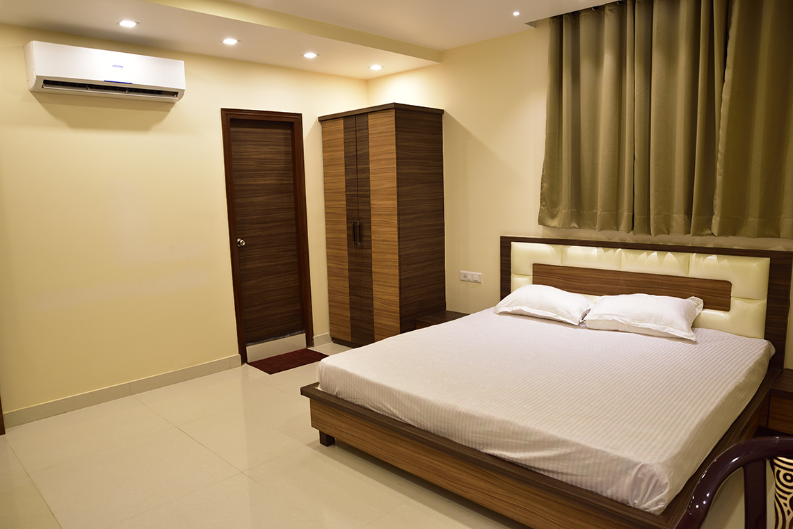 hotel in gorakhpur near station